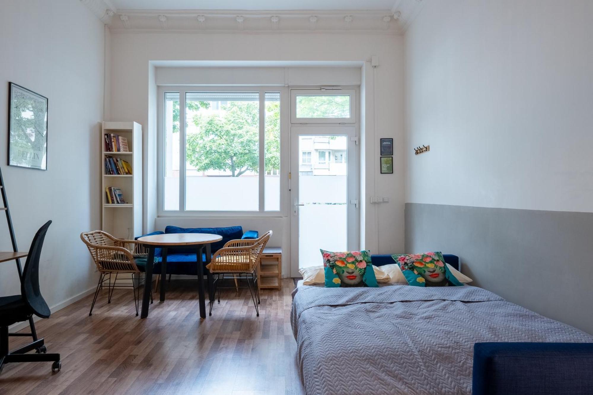 Modern, Central Flat With Workspace Berlin Exterior foto