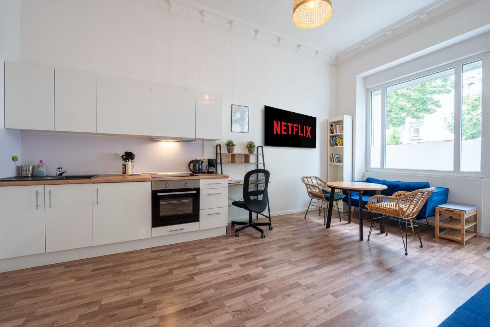Modern, Central Flat With Workspace Berlin Exterior foto